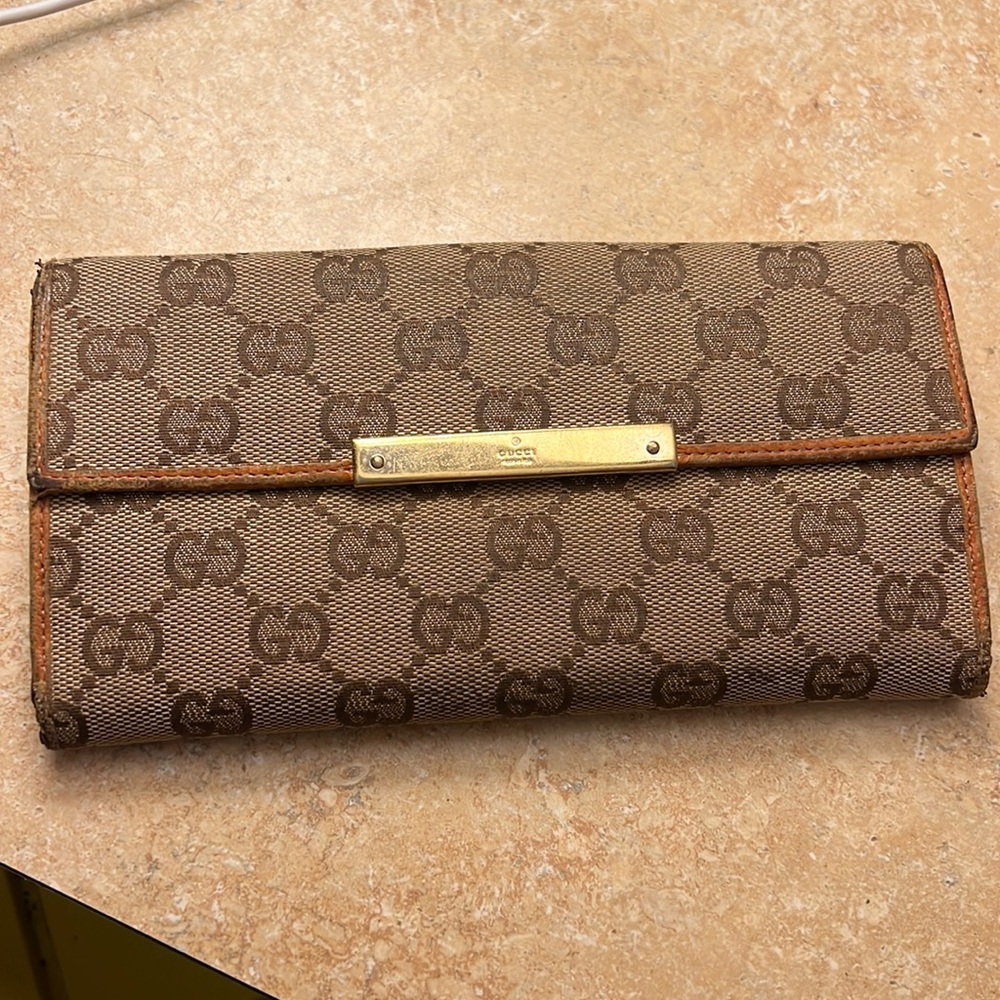 Authentic Gucci long wallet
